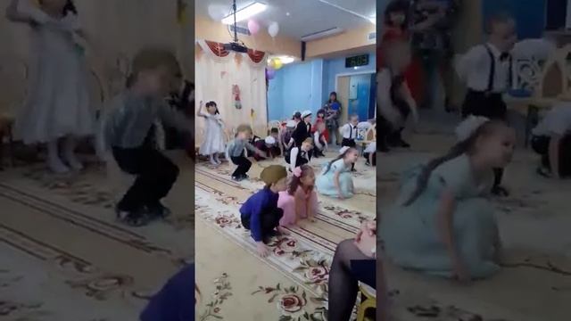 Утренник,посвященная к 8 марта. Салехард ,детский сад ,,, Мамонтенок,,, смотреть онлайн