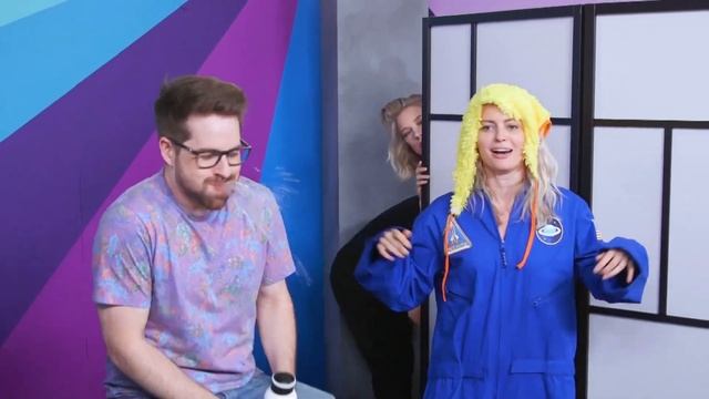 Big Bird goes to space смотреть онлайн
