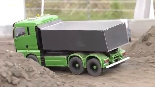 Радиоуправляемые грузовики! Крушение грузовика RC! Ручной радиоуправляемый бульдозер смотреть онлайн