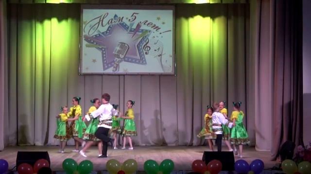 Младшая группа танцевальной студии «Сибирская мозаика» с танцем «Маков цвет» смотреть онлайн