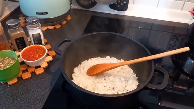 ?Шурпа с тефтелями.?