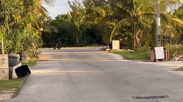 Apollo 125cc pit bike stunts #bikelife #345bikelife #caymanislands #bikes #weoutside смотреть онлайн