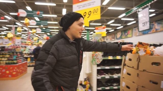 НОВОГОДНЯЯ НОЧЬ, Обмен Подарками и Первый Рамен в жизни || Alypna Burdina