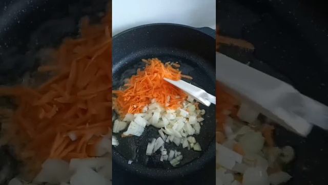 Тушёная капуста! Отлично подойдёт для начинки в пирожки?#рекомендации смотреть онлайн