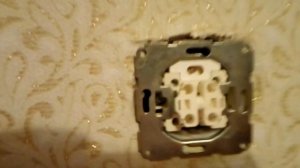 Почему светится светодиодная лампа после выключения?  Причины и решения!