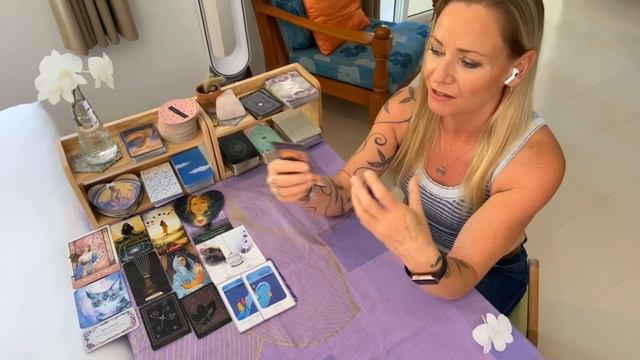🔮🌺🐚How they feel: Past present future🔮PICK A CARD (timeless) смотреть онлайн
