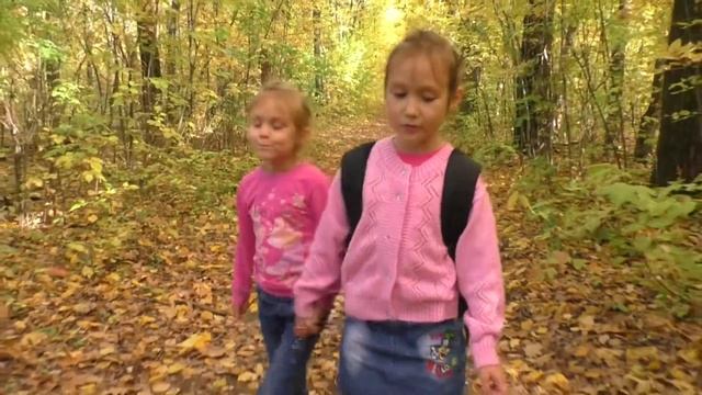 Прогулка по осеннему лесу! смотреть онлайн