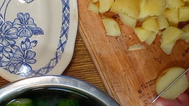 Салат с копчёной куриной грудкой. смотреть онлайн