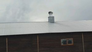Монтаж турбодефлекторов на сарай для быков