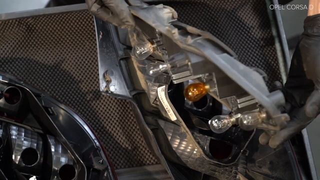 How to change rear light OPEL CORSA D [TUTORIAL AUTODOC] смотреть онлайн