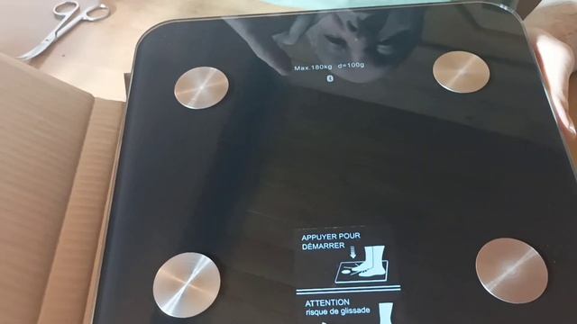 Напольные весы хорошего качества... смотреть онлайн