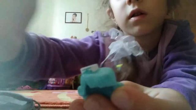 Неизвестный мальчик подарил подарок смотреть онлайн