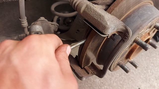 Замена тормозных колодок и дисков