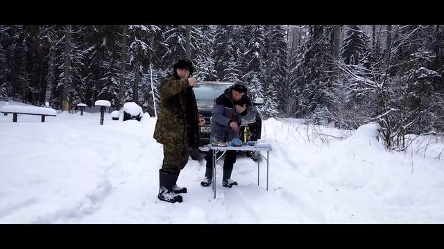 1 ЧАСТЬ ЗИМНЯЯ РЫБАЛКА, ЗАПРЕТНАЯ СНАСТЬ КОТОРАЯ КОСИТ РЫБУ, РЫБАЛКА С ДЕДОМ ВИТАЛИКОМ 02 02 2022г смотреть онлайн