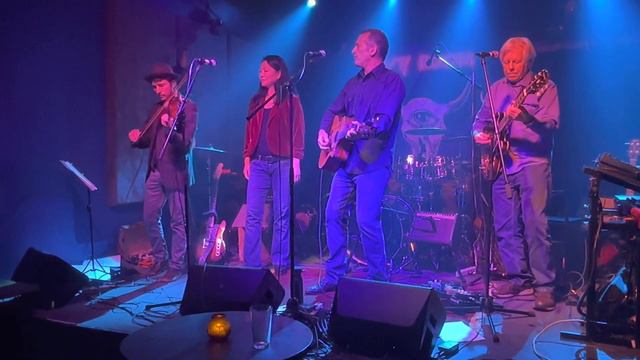 The Mercy Kit covering Sweetest Waste of Time by Kasey Chambers and Shane Nicholson. смотреть онлайн