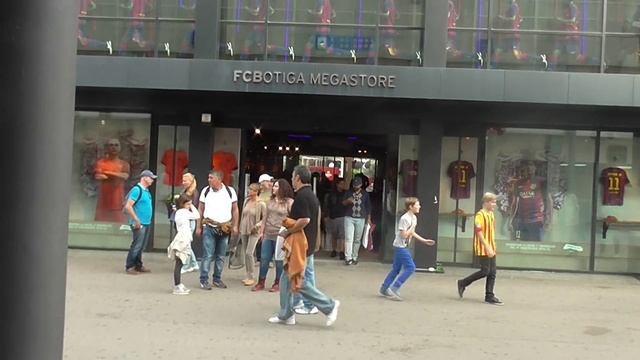 Приближаемся к Камп Ноу // Nou Camp FC Barcelona смотреть онлайн