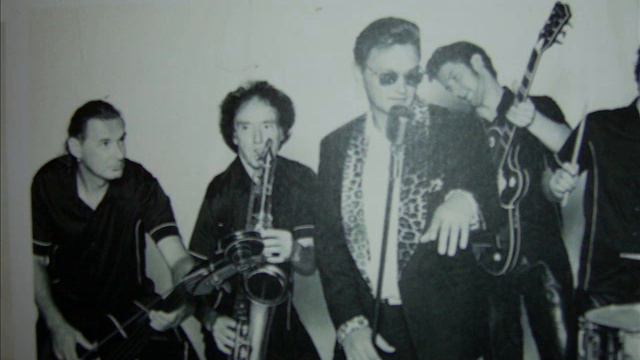 Frizz & The Fireballs - Yakety Sax.wmv