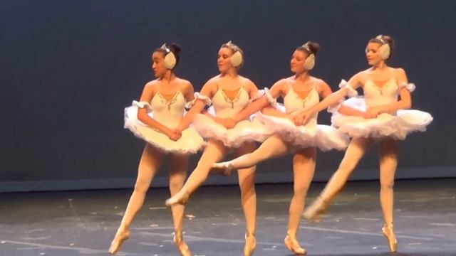 Swan Lake Pas de Quatre смотреть онлайн