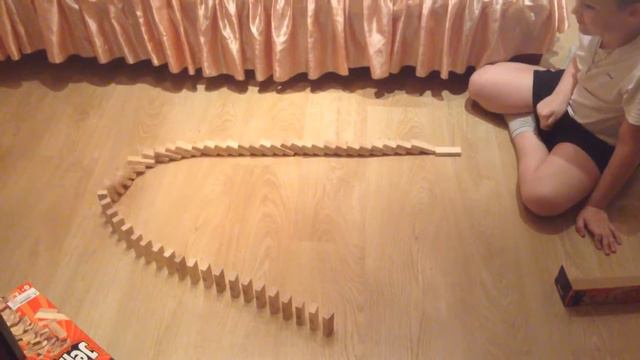 Jenga (построил как домино) смотреть онлайн