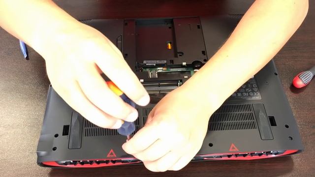 Acer Predator 15 (G9-593, GTX 1070) - disassembly and upgrade options смотреть онлайн