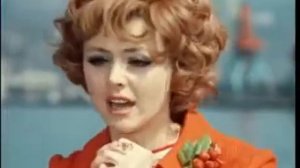 Звенит январская вьюга