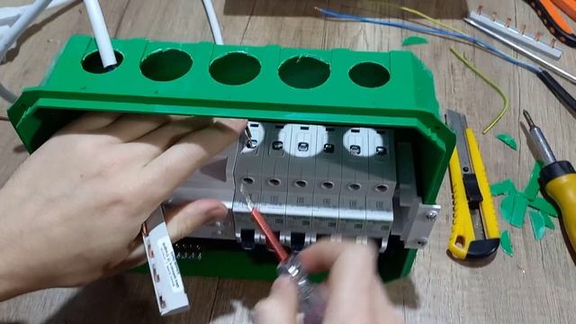 Как собрать щиток своими руками для студии, сварка - черновая электрика ч.3 смотреть онлайн