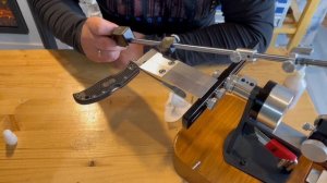 Три способа заточки серрейтора на заточном устройстве