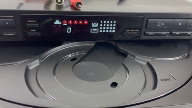SONY 5-Disc CD Player/Changer Carousel CDP-C215 w/ AV Cable смотреть онлайн