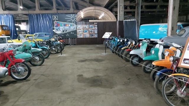 Музей. Перестановка мотоциклов. смотреть онлайн