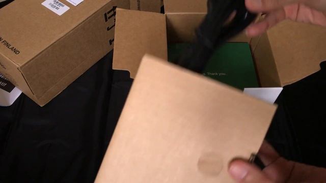Unboxing Genelec 8010A смотреть онлайн