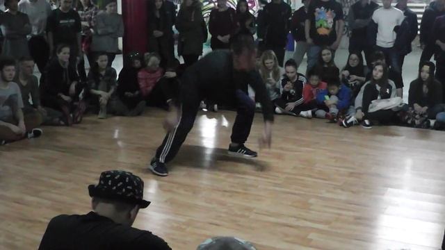 Kezik vs Lemon [1/4 footwork, Парковка Стилей 4] смотреть онлайн