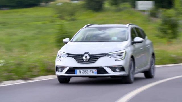 Renault MEGANE Grandtour interior and dynamic shots смотреть онлайн