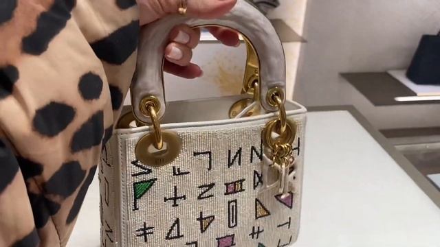Vlog 2 Шоппинг-Влог из ЦУМа. Prada,Gucci,Dior,Louis Vuitton,Chanel смотреть онлайн