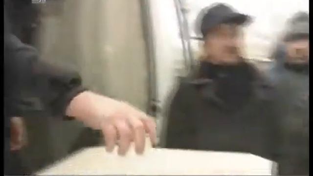 В Челябинске бывшие бродяги помогают бездомным пережить холода. смотреть онлайн