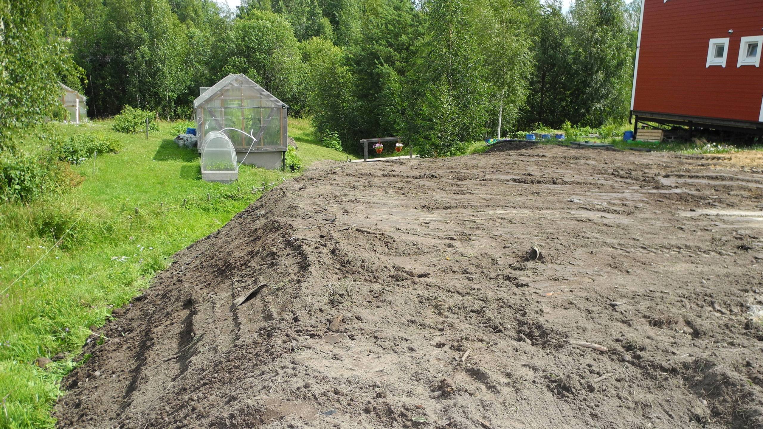 Подготовка к монтажу винтовых свай мастерской с навесом под две машины. смотреть онлайн