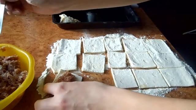 Треугольники и конвертики из слоеного теста с фаршем. Быстро, просто и вкусно! смотреть онлайн