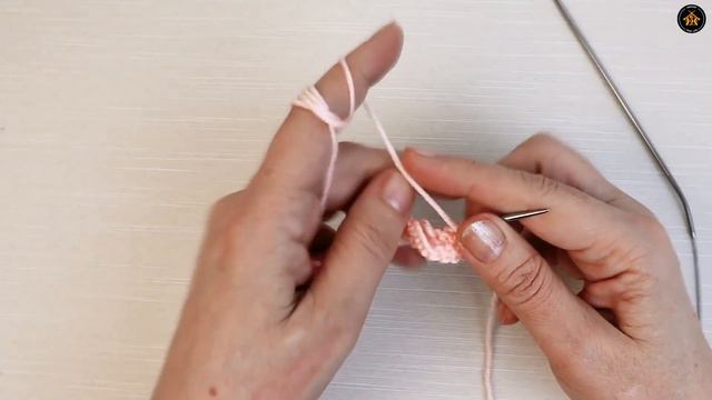 Cum tricotăm model cu fundițe - perfect pentru bluze, pulovere, căciuli, costumașe, păturele смотреть онлайн