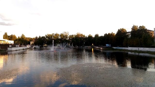 Фонтан у ледового дворца в городе Электростали смотреть онлайн