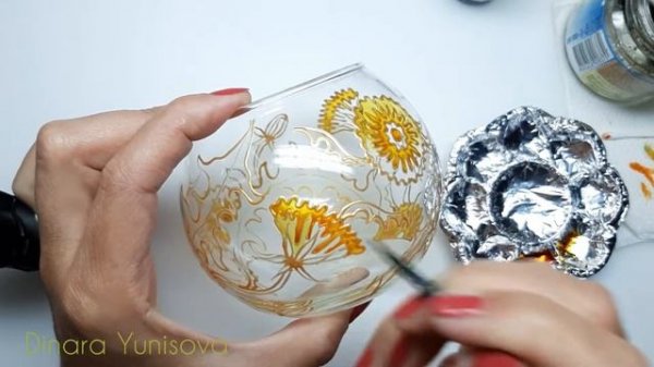 Витражная роспись подсвечника "Одуванчики" красками Glas Art от Marabu