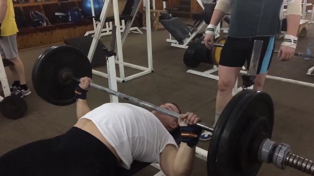 Жим лежа 97.5 смотреть онлайн