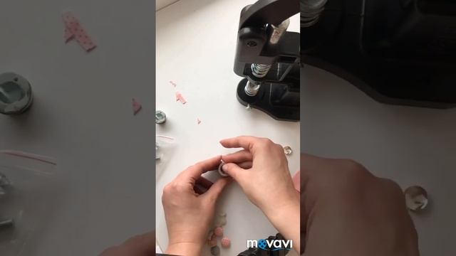 Как обтянуть пуговицы тканью в тон изделия? смотреть онлайн