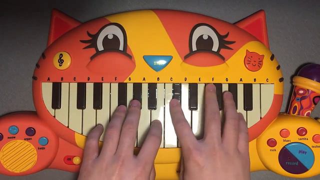 I played Giorno's Theme on a Cat Piano смотреть онлайн