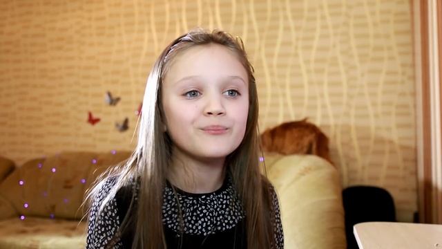 А мне бы петь и танцевать \ Ксюшка отжигает перед монитором ))) смотреть онлайн
