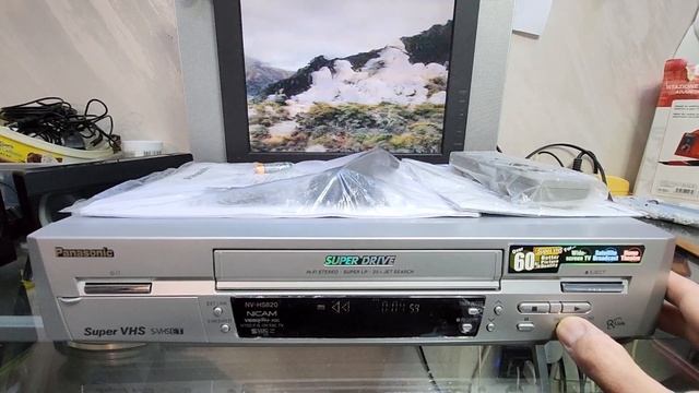 VIDEOREGISTRATORE SUPER VHS PANASONIC NV-HS820 NUOVO CON PELLICOLE DOTAZIONE COMPLETA INTROVABILE!! смотреть онлайн