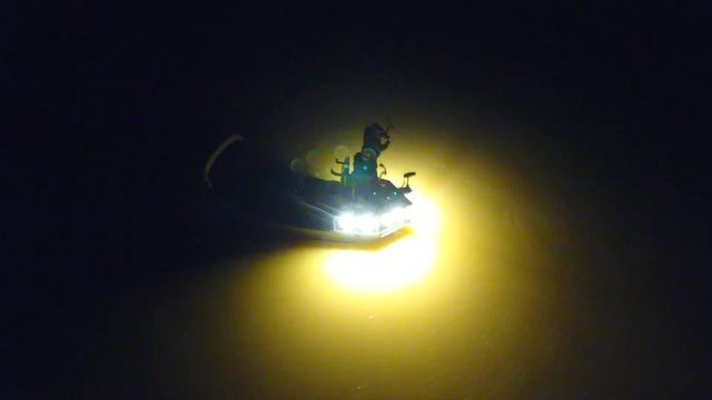Drone flight: Bow fishing 1 mile off shore смотреть онлайн