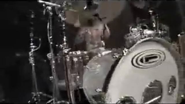 Blink-182 (Travis Barker) - Down (Soundcheck) смотреть онлайн