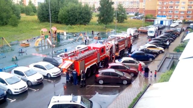2. Возгорание - приезд пожарных. Раменское. 10 мк-рн. ул. Молодежная 27 смотреть онлайн
