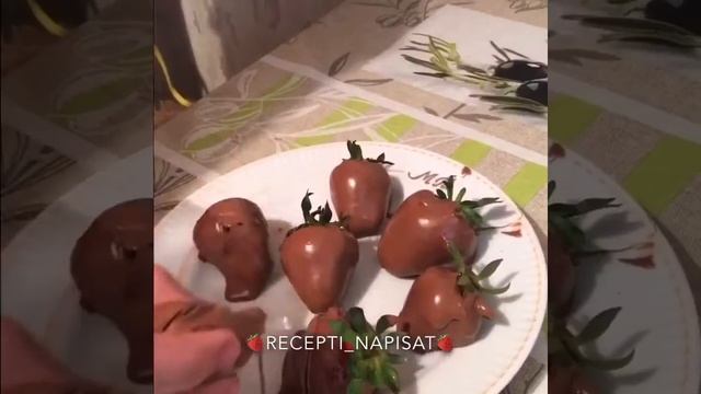 Клубника в шоколаде ???. От RECEPTI _NAPISAT. смотреть онлайн