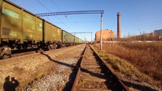 Встреча электровозов 3ЭС5К-1050 и 3ЭС5К-337 "Ермак" с грузовыми поездами. смотреть онлайн