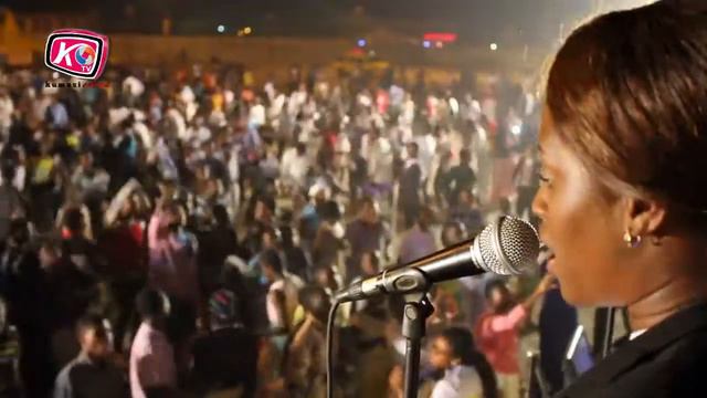 Anita Afriyie ( Mama Vim ) Live on Stage смотреть онлайн